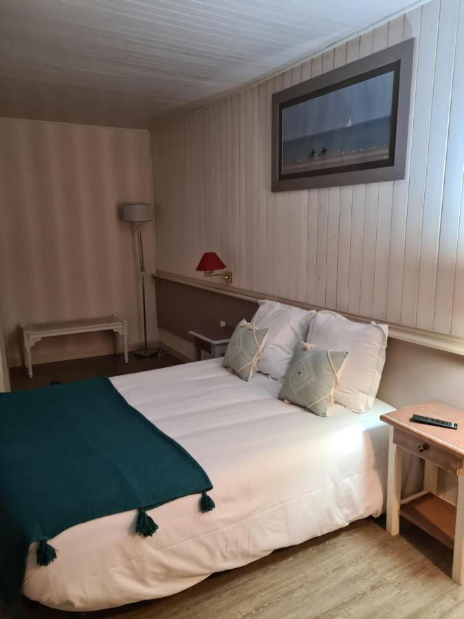 Le Royal Hotel Saint-Pol-sur-Ternoise Esterno foto