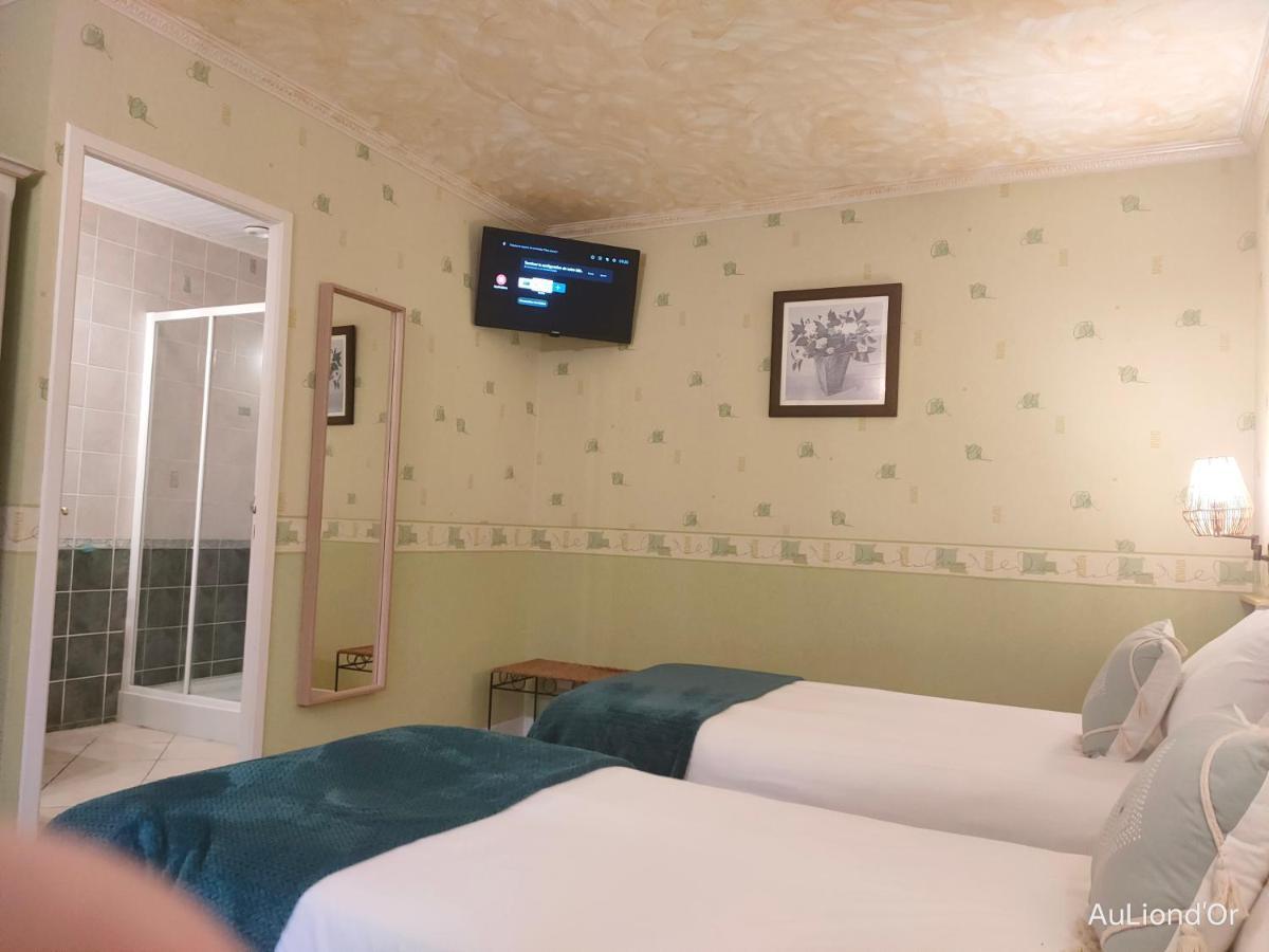 Le Royal Hotel Saint-Pol-sur-Ternoise Esterno foto