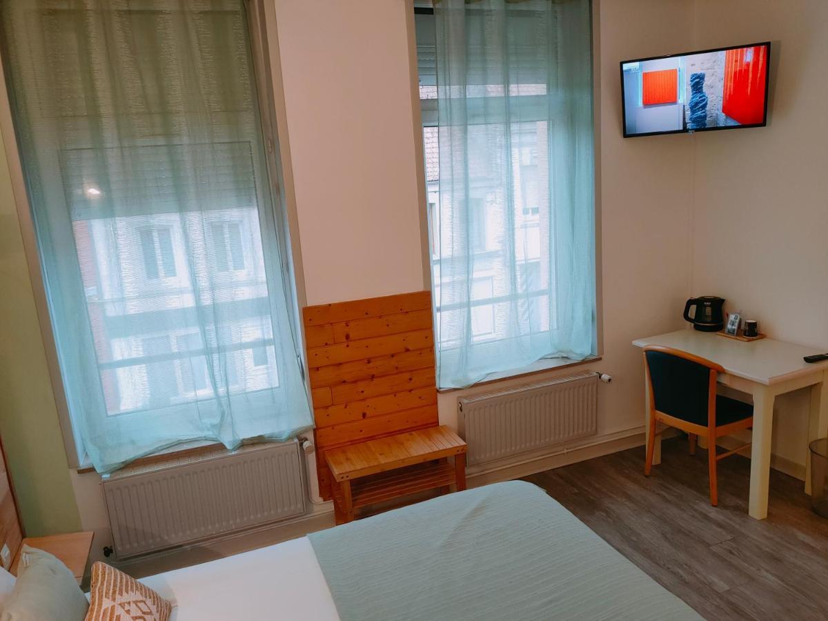 Le Royal Hotel Saint-Pol-sur-Ternoise Esterno foto