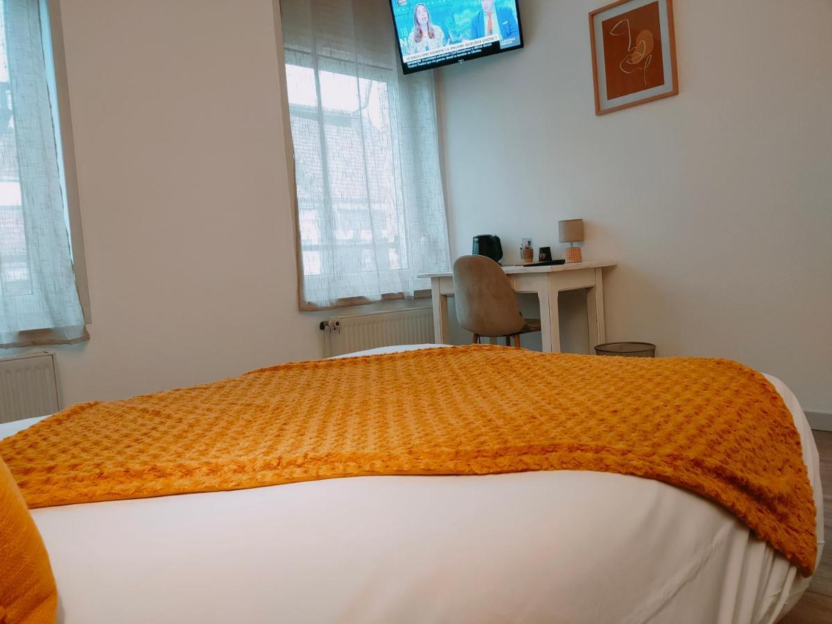 Le Royal Hotel Saint-Pol-sur-Ternoise Esterno foto