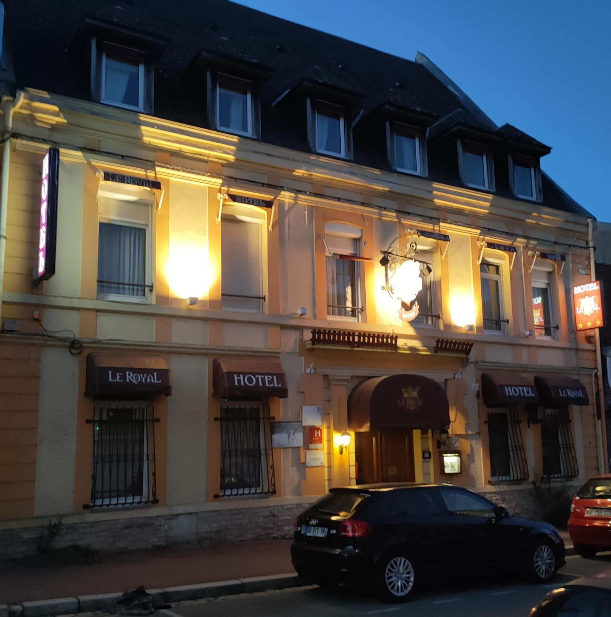Le Royal Hotel Saint-Pol-sur-Ternoise Esterno foto