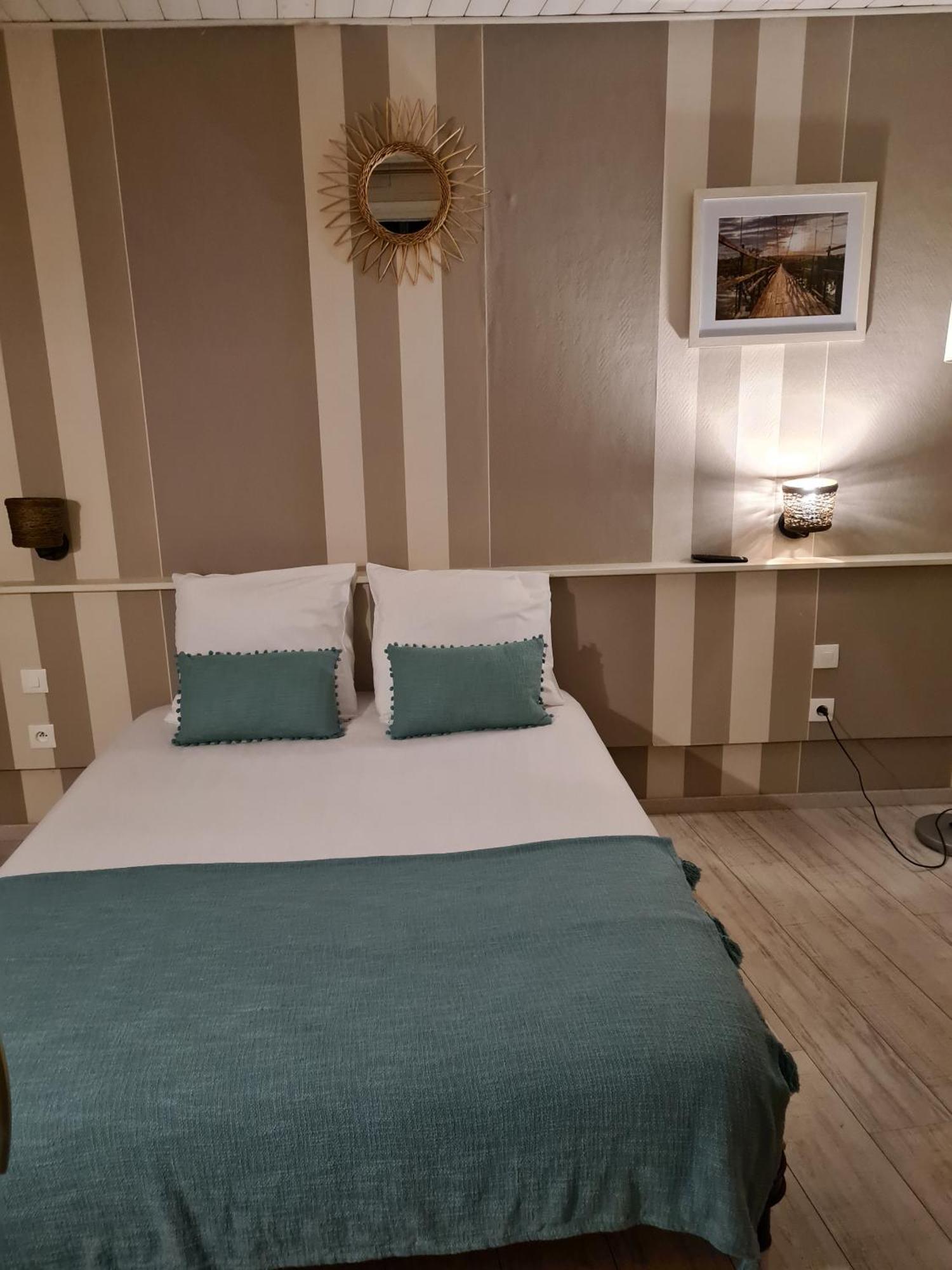 Le Royal Hotel Saint-Pol-sur-Ternoise Esterno foto