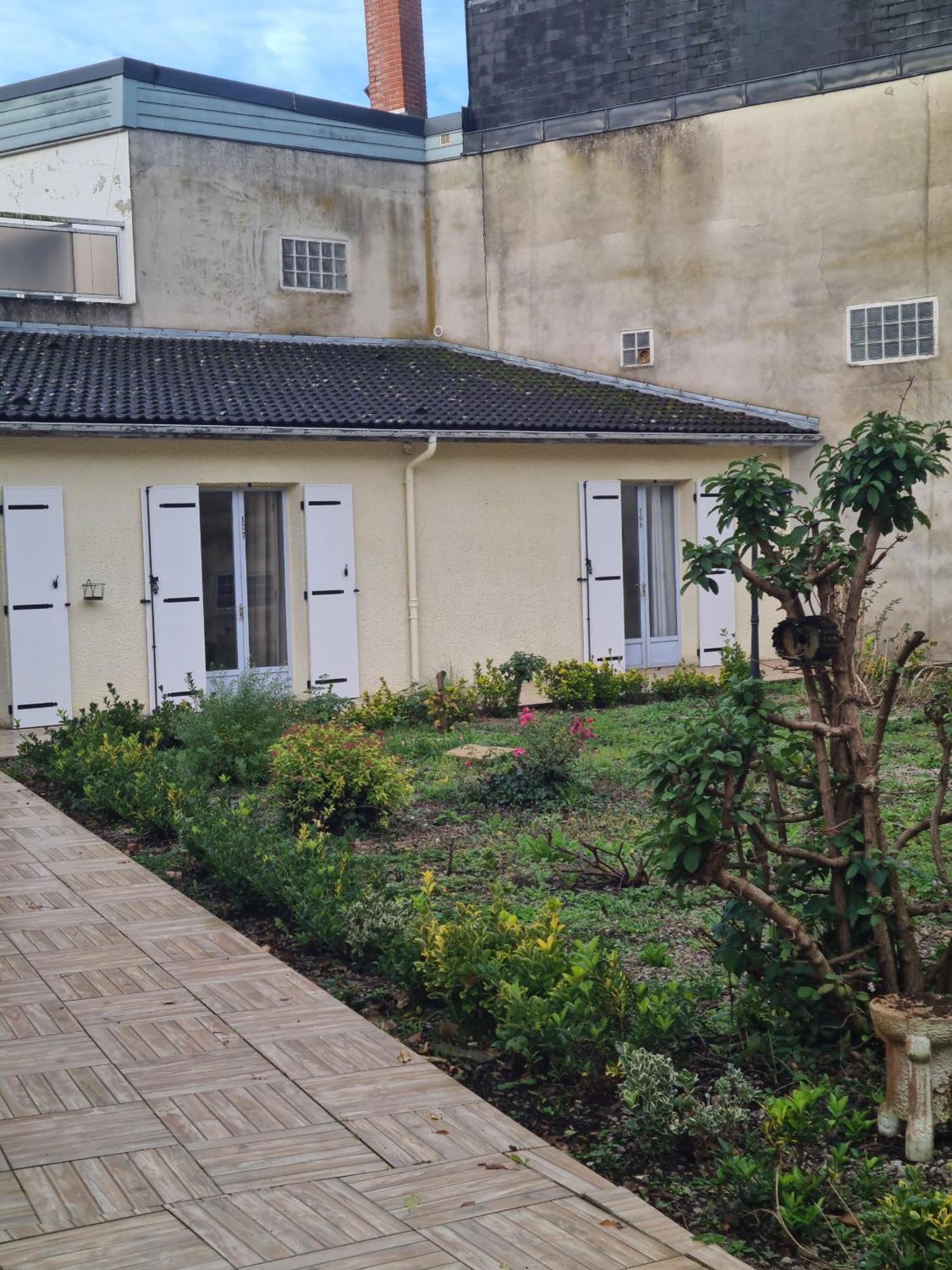 Le Royal Hotel Saint-Pol-sur-Ternoise Esterno foto